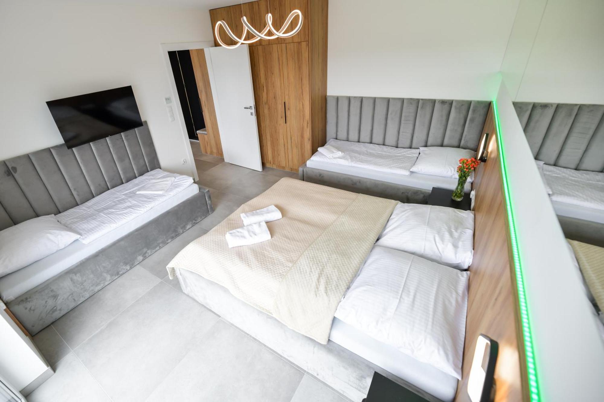 Sloneczne Wzgorze Zator Apartment Bagian luar foto