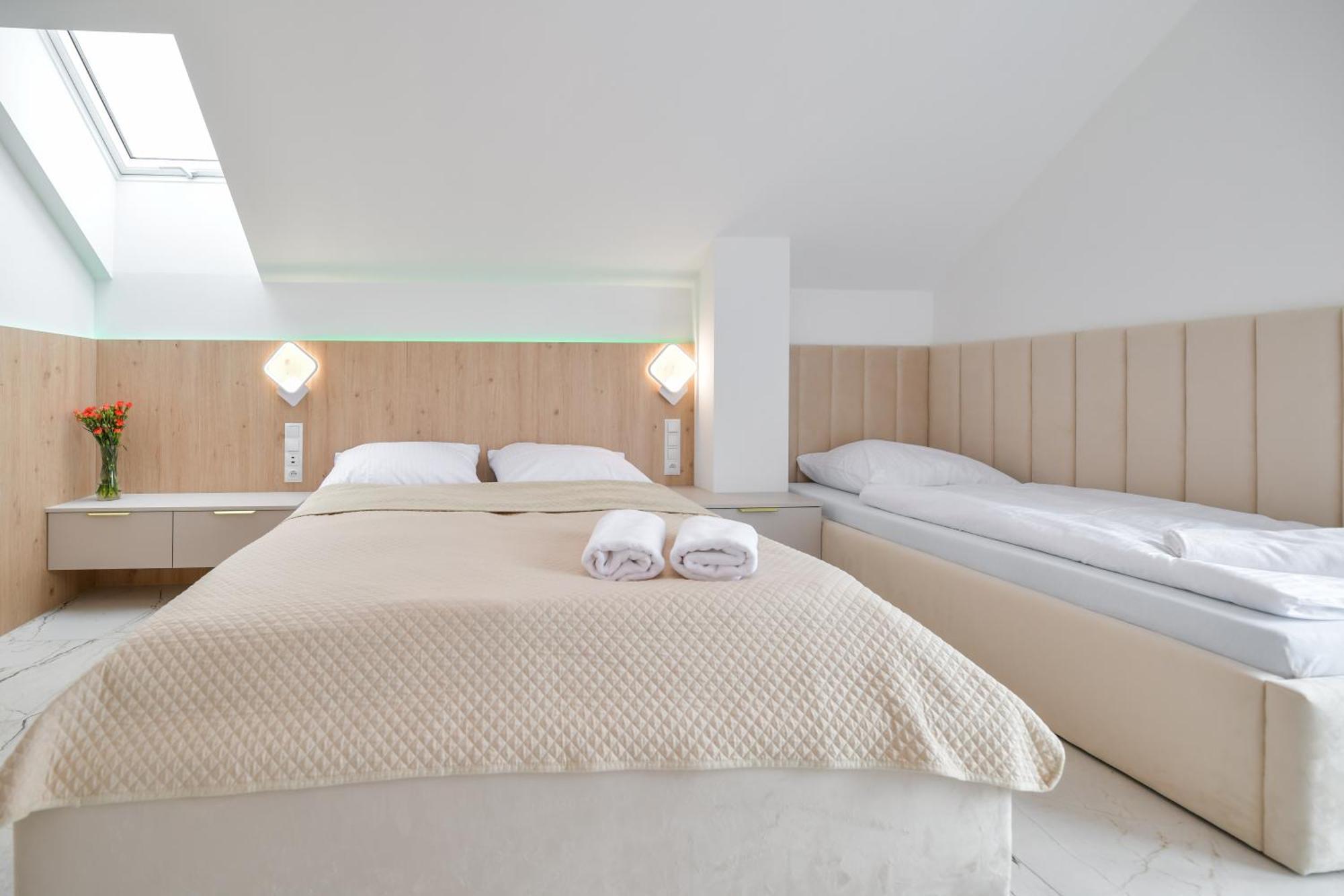 Sloneczne Wzgorze Zator Apartment Bagian luar foto