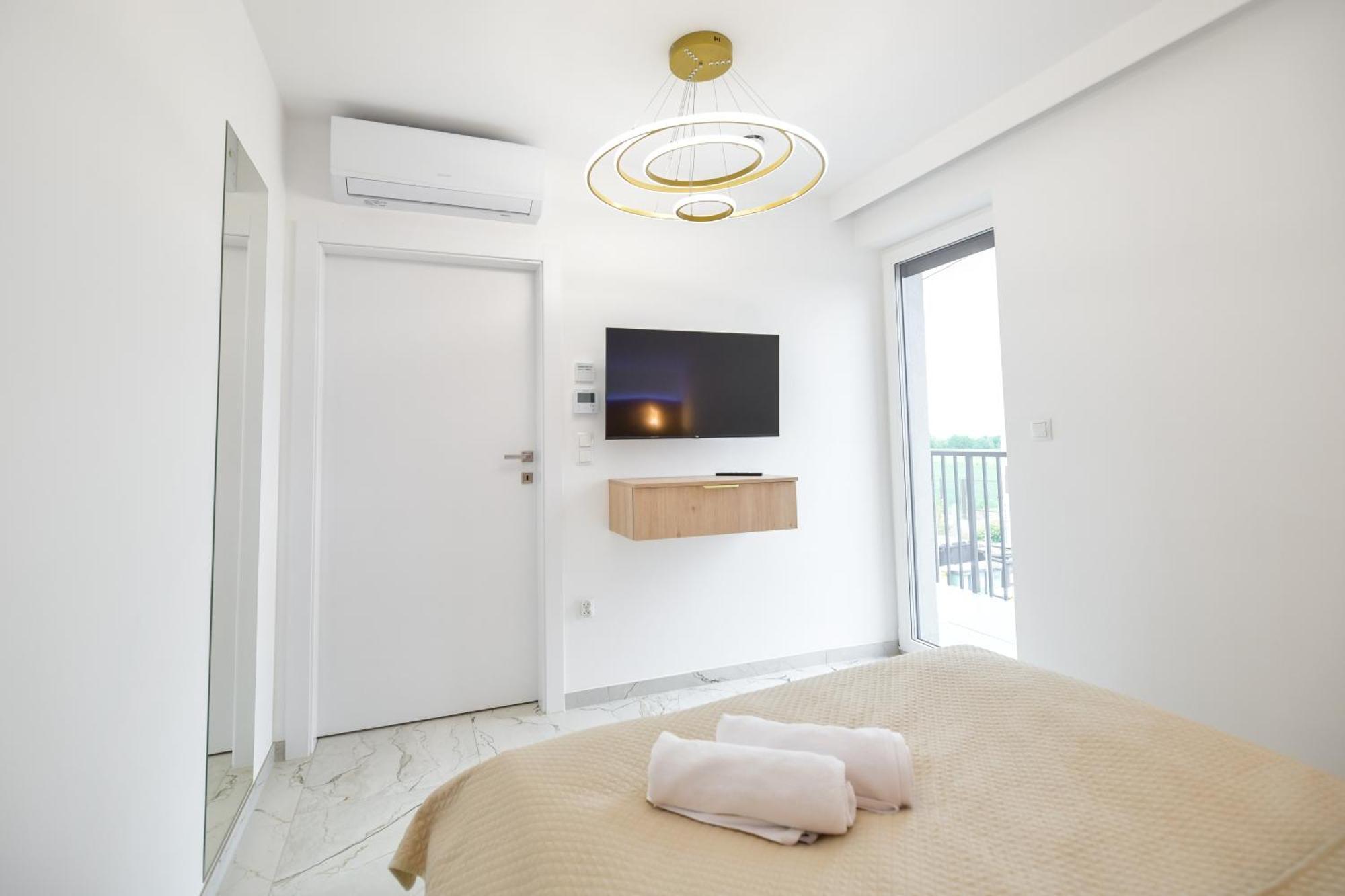 Sloneczne Wzgorze Zator Apartment Bagian luar foto