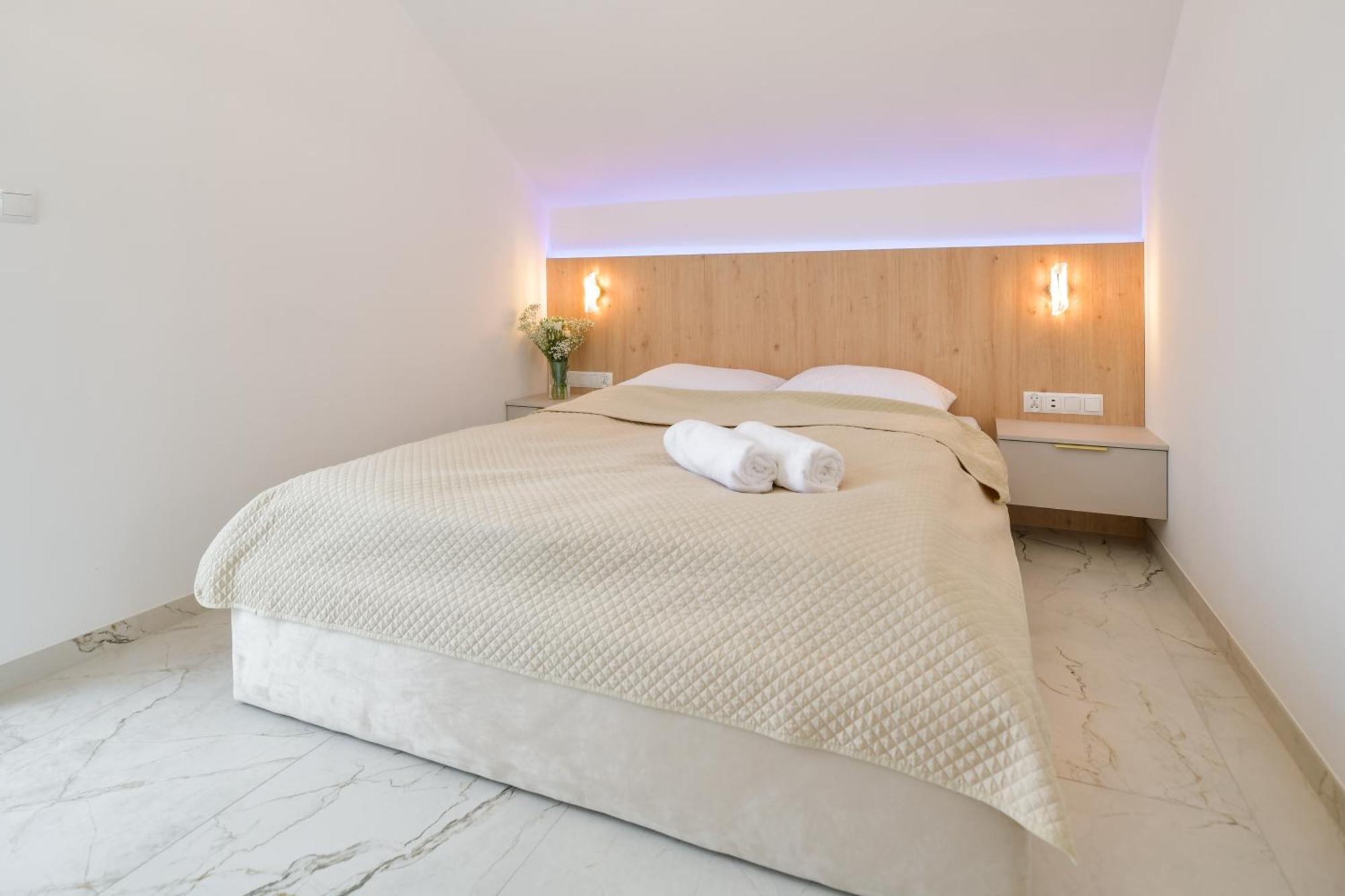 Sloneczne Wzgorze Zator Apartment Bagian luar foto