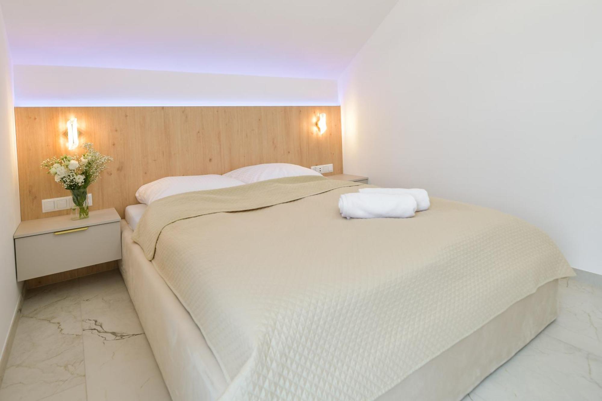 Sloneczne Wzgorze Zator Apartment Bagian luar foto